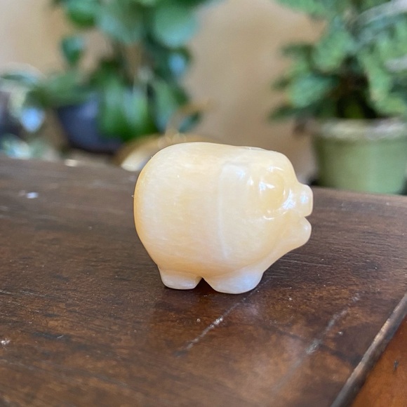 Orange Calcite 1” Carved Pig - Picture 1 of 6